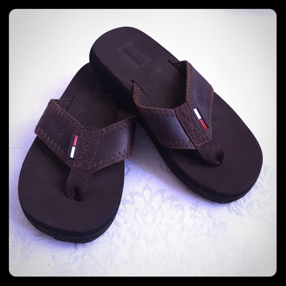 tommy hilfiger flip flops leather